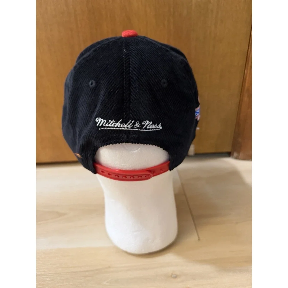 Philadelphia Phillies Mitchell And Ness Adult Corduroy Black Deadstock Snap Hat